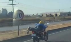 Bursa'da motosikleti yatarak kullandı, yürekli ağza getirdi