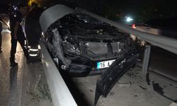 Bursa'da Refüje Çarpan Sürücü Olay Yerinden Kaçtı
