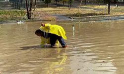 Yozgat'ta Şiddetli Yağış: Yollar Göle Döndü, Araçlar Mahsur Kaldı!