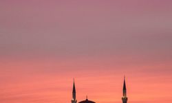 Kuran-ı Kerim'de Sayılarla Yolculuk: Bin Aydan Hayırlı Gece
