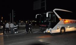 Tekirdağ'da Trafik Kazası: Işık İhlali Yapan Otobüs Otomobile Çarptı!