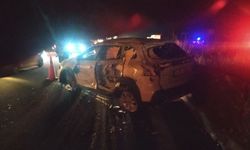 Otoyolda iki otomobil çarpıştı: 2 yaralı