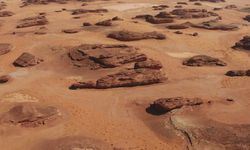 Arabistan'da Gizemli Taş Yapılarda 7 Bin Yıllık Taşların İçinden İnsan Kemikler Çıktı