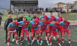 Yenicespor, Maçın Son Dakikalarında Balkanspor'u 2-1 Yenerek Zirveye Yükseldi