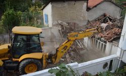 Osmangazi'de Metruk Binalar Yıkılıyor