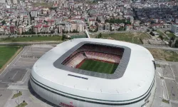 Trabzonspor ve Sivasspor, Sivas'ta oynanacak maçının saatinin değişmesini istedi.