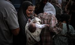 Gazze'de Saatte 5 Çocuk Ölüyor, Bomba Altında 7 Bebek Doğuyor