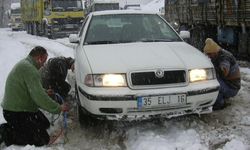 Kar İnegöl Köylerinde yolları kapattı