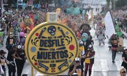 Meksika'da Renkli ve Anlamlı Kutlama: Ölüler Günü'nde Rekor Katılım