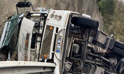 İnegöl'de Trafik Kazası: Kamyonet Sürücüsü Ölümden Döndü