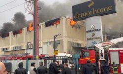 BTSO Başkanı İbrahim Burkay’a ait Demor Home Fabrikası’ndaki yangına 30 itfaiye müdahale ediyor