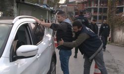 Gaziosmanpaşa'da Polis Operasyonu: 10 Aranan Şahıs Yakalandı, Ceza Yağdı!