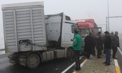 Ağrı-Van Kara Yolunda Zincirleme Trafik Kazası: Yol 1 Saat Kapalı Kaldı