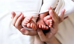 Olağanüstü bir durum: İki günde iki bebek doğurdu