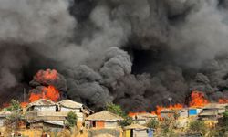 Arakanlı Müslümanların kaldığı kampı sarsan yangın