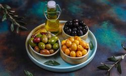Yeşil Zeytin Mi, Siyah Zeytin Mi Daha Faydalı ve Hangisi Sağlık İçin Daha Çok Tercih Edilmeli?