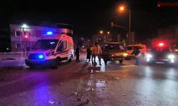 İnegöl'de İngaz Kavşağında İki Araç Çarpıştı: 2 Yaralı