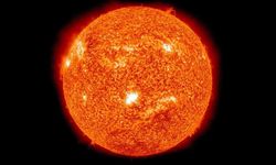 Güneş Patlamaları Radyo Sinyallerini Tehdit Ediyor: Uzmanlardan Uyarı