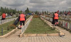 Acı dolu yürekleriyle görevlerinin başındalar