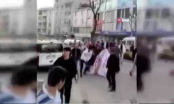 İstanbul'da eylemciler, otomobil sürücüsünü linç etmeye kalktı