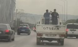 Bursa'da seyir halindeki kamyonette tehlikeli halay!