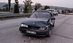 Yenice Köprülü Kavşağında İki Otomobil Çarpıştı: İki Yaralı
