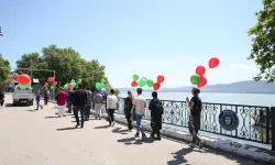 Bursa Nilüfer'de özgürlüklerini gökyüzüne balon uçurarak kutladılar