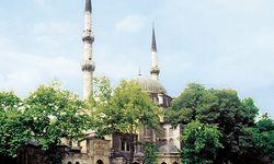 Medine'den İstanbul'a Gelen Nur: Eyüp Sultan Hazretleri Kimdir?