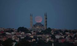 Selimiye Camii ve Dolunay: Edirne’de Büyüleyici Görsel Şölen