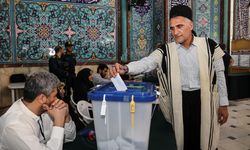 İran'da Cumhurbaşkanı Seçimi İkinci Tura Kaldı