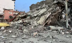 Korna sesiyle yıkılan 7 katlı bina, vatandaşlara deprem etkisi yaşattı
