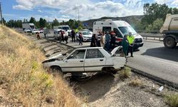 Sivas’ta otomobil devrildi: 1 ölü, 4 yaralı