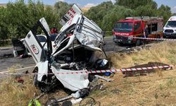 Yozgat’ta İki Araç Kafa Kafaya Çarpıştı: 3 Ölü, 1 Yaralı