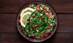 Orta Doğu Mutfağının İncisi: Tabule Salatası Tarifi ve Püf Noktaları