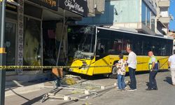 Pendik’te İETT otobüsü kuaför dükkanına daldı: 6 yaralı