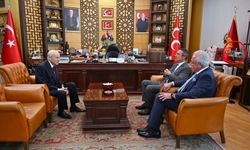 MHP Lideri Bahçeli’den “17-25 Aralık” fotoğrafına ilişkin paylaşım