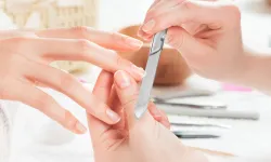 Tırnakları Kesmek mi Daha Mantikli Yoksa Törpülemek mi Tırnak Bakımında Hangi Yöntem Daha Sağlıklı Ve Uygun?