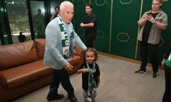 Bursaspor İçin Gözyaşı Döken Minik Taraftara Başkan Bozbey'den Büyük Jest