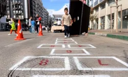 Bursa'nın en işlek caddesi 2 saat çocuklara kaldı