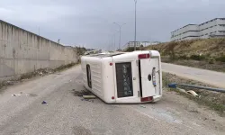 İnegöl'de İşçi Servisi Devrildi: 12 Kişi Yaralandı!