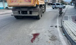 Kamyonla çarpışan motosikletli genç hayatını kaybetti