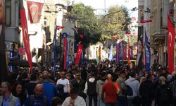 İstiklal Caddesi Cumhuriyet Bayramı’na hazırlanıyor