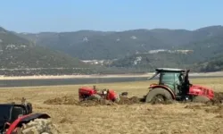 Bursa'da pikniğe giden bataklığa saplandı, onları kurtarmaya gidenler de mahsur kaldı