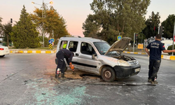 Hafif ticari araç takla attı: 3 yaralı