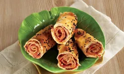 Bu Börek Acı Sevenlerin Favorisi Olacak! Mutfağın Efsanesi Acılı Börek Tarifi!