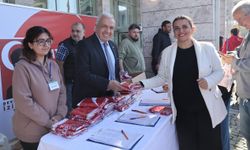 Nilüfer Atatürk posterleriyle donanıyor