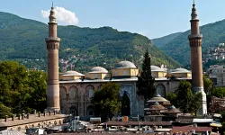 Hızır Aleyhisselam’ın Ayak İzleriyle Yoğrulmuş Bursa Ulu Cami: Sizi Büyüleyecek Bir Hikaye