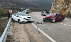 Karabük'te 2 otomobilin çarpıştığı kazada 8 kişi yaralandı