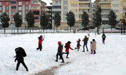 Bayburt'ta kar tatili bir gün daha uzatıldı Salı günü de okullar tatil olacak