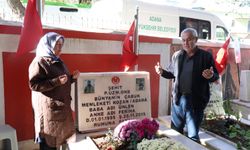 Şehit babası oğlunun kabrinin başından bir gün olsun ayrılmıyor